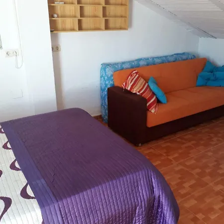 Adosado El Pinillo Vakantiehuis *